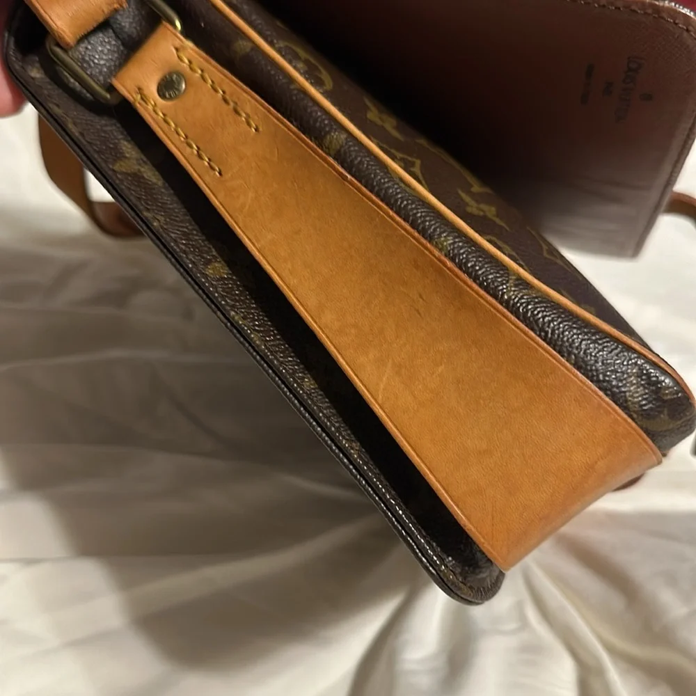 Louis Vuitton Cartouchiere Monogram MM Vintage LV Crossbody Messenger Bag/Pouch